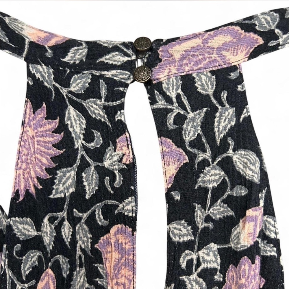 American Eagle Outfitters Gray and Purple Floral V-Neck Halter Romper size M - Picture 4 of 5